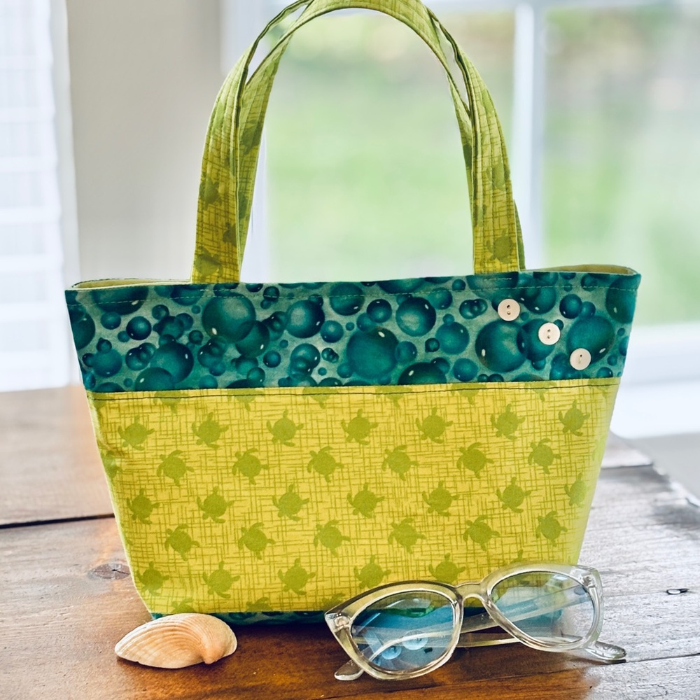 Patterned Sea Turtle Women's Tote Bag
